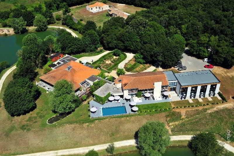 Les Jardins Du Lac Trizay Exterior foto