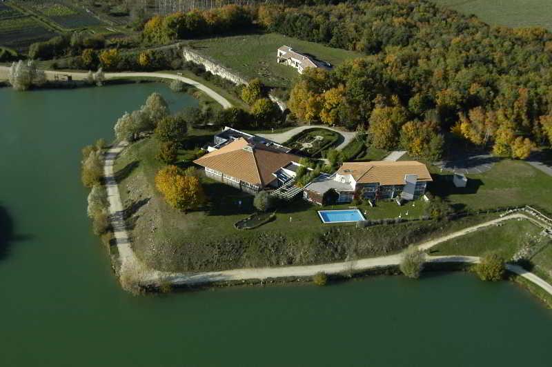 Les Jardins Du Lac Trizay Exterior foto